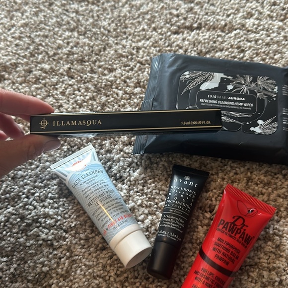 Makeup Bundle Set - Picture 7 of 7